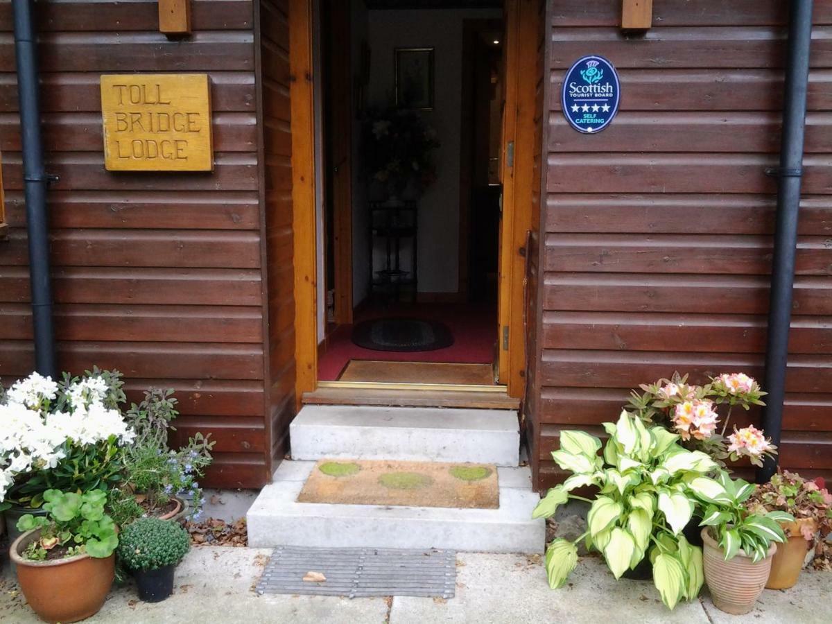 Toll Bridge Lodge Банхорі Екстер'єр фото